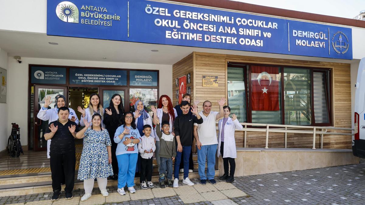 Özel bireylerden Anneler Günü'nde anlamlı sürpriz