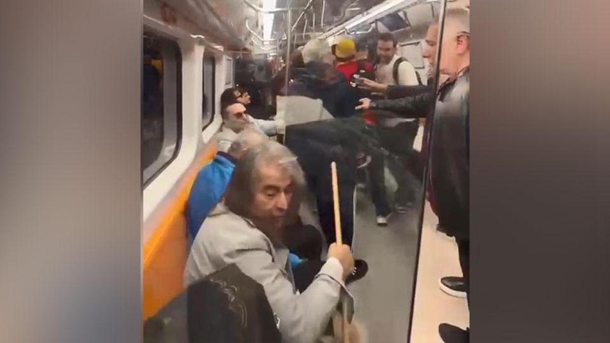 Galatasaray maçı sonrası metroda küfürlü tezahürat kavgasına oklavalı müdahale