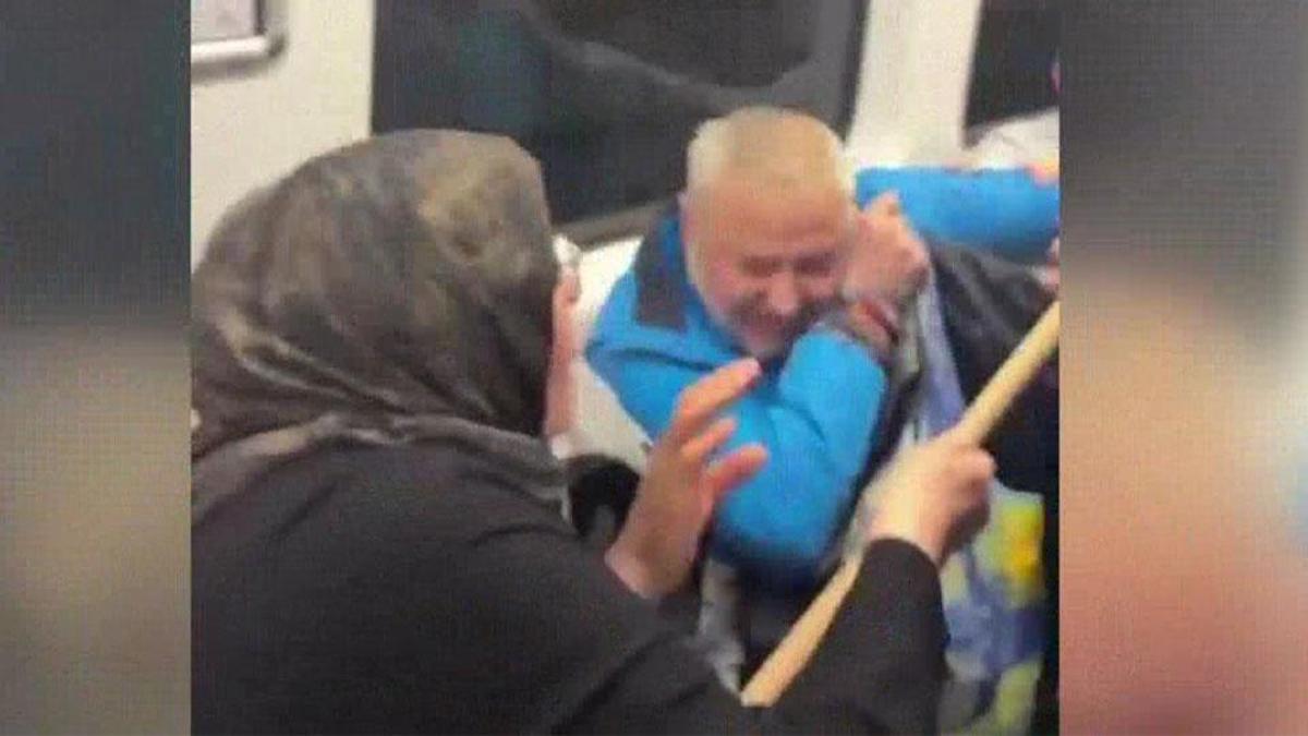 Galatasaray maçı sonrası metroda küfürlü tezahürat kavgasına oklavalı müdahale