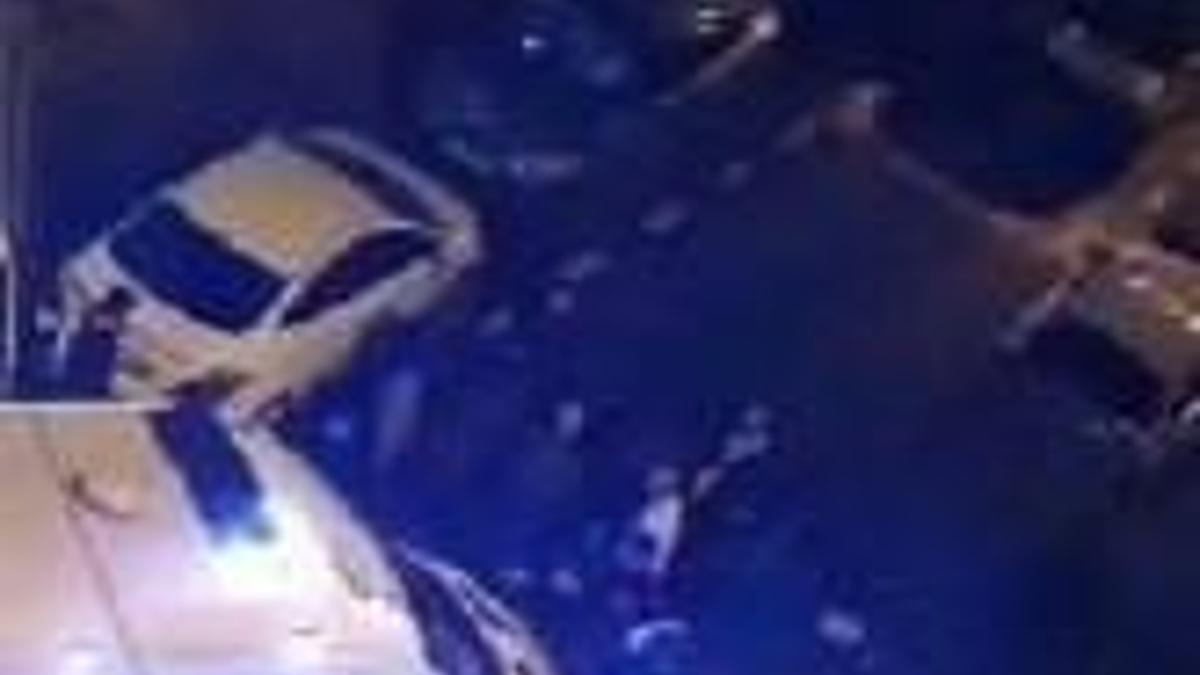 Gaziosmanpaşa'da binalarının önüne araç park edilmesini istemediler; sürücüyü darbettiler