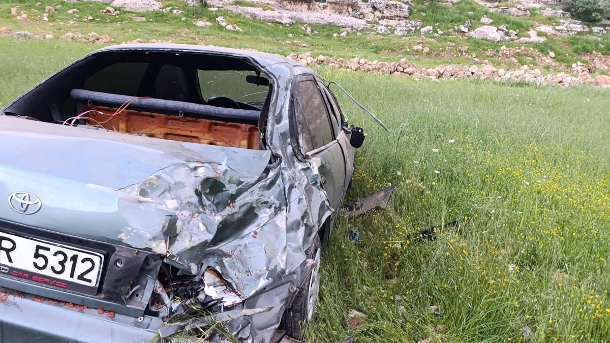 Mardinde tarlaya uçan otomobilin sürücüsü yaralandı