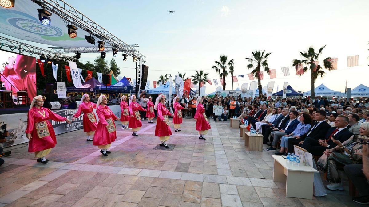 Ege'nin iki yakasına festivalle 'dostluk ve kültür köprüsü' kuruldu