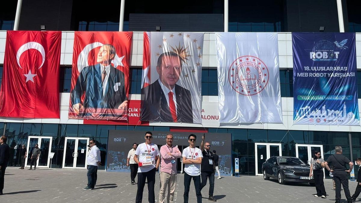 Osmaniyeli öğrenciler robot yarışmasında yarı finalde