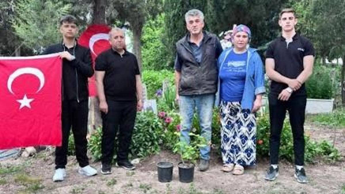 Liseli öğrencilerden Anneler Gününde vefa