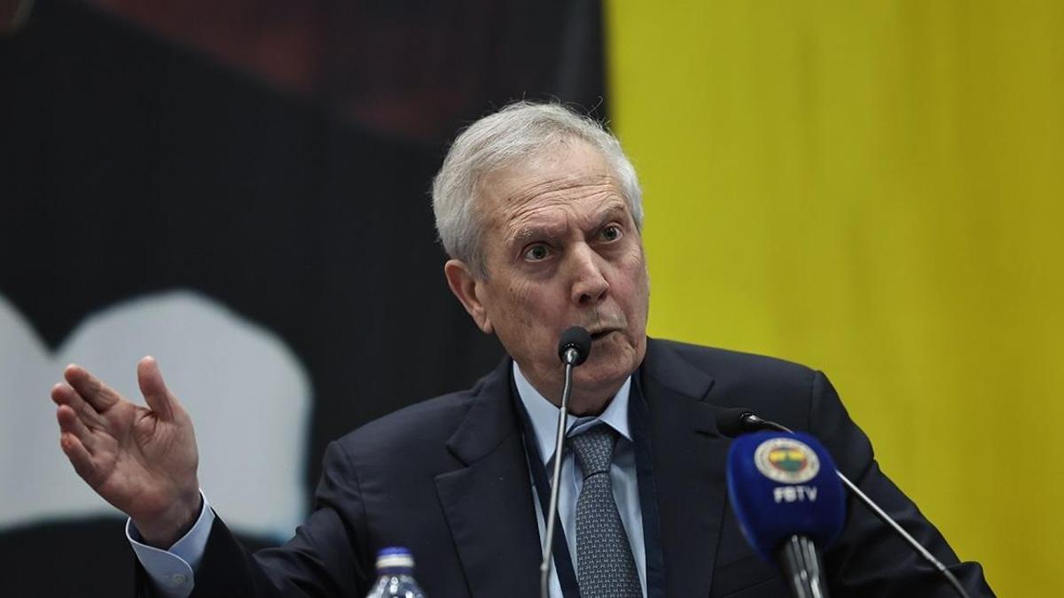 Aziz Yıldırımdan Galatasaraya tepki: Kendi tarihlerine bakmalarını tavsiye ederiz