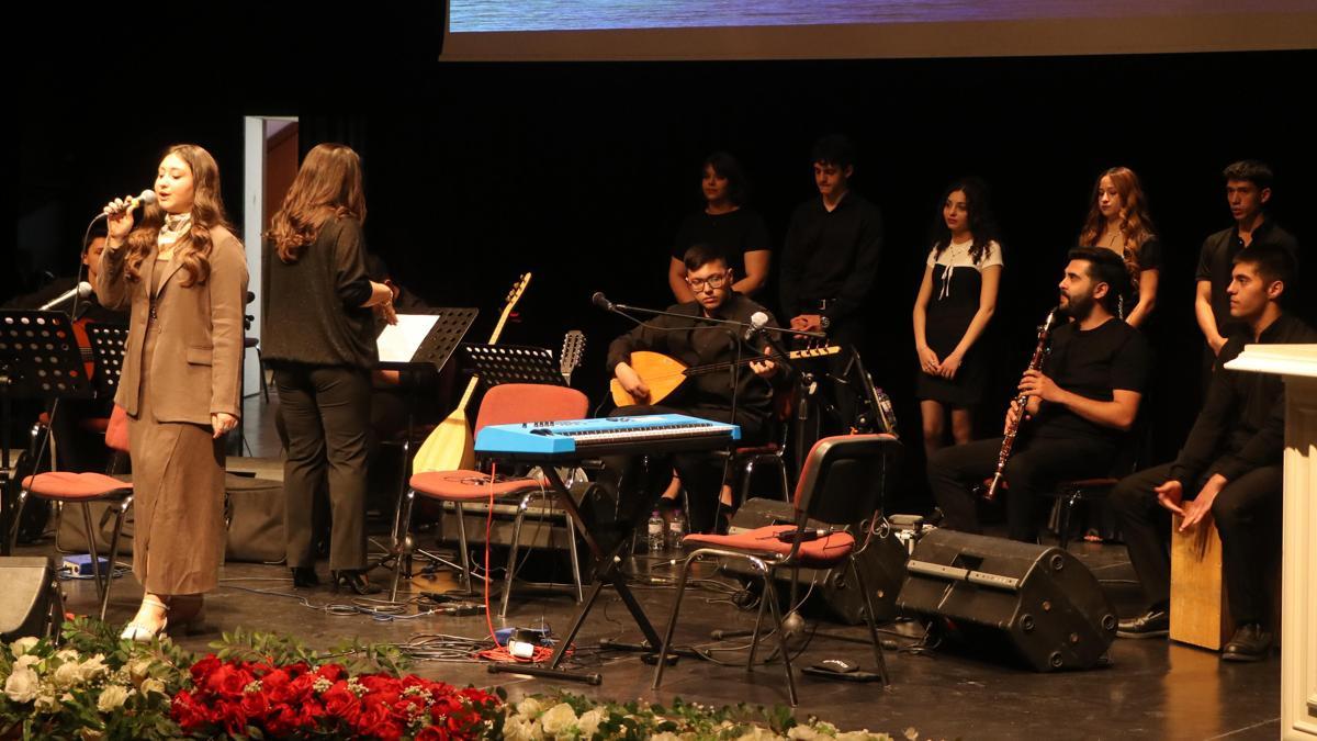 Liselilerden müzik şöleni
