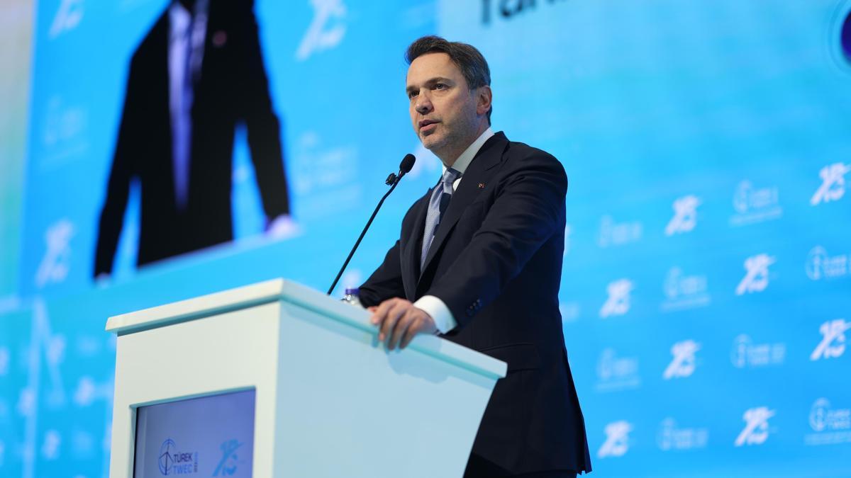 Bakan Bayraktar: 2035 yılına kadar Offshore rüzgârda 5 gigavatlık kapasite hedefliyoruz