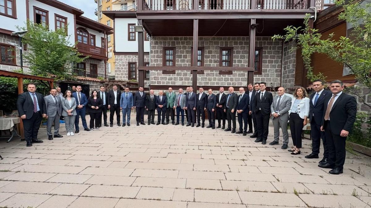 Başkan Büyükkılıç, Ankarada gazetecilerle buluştu