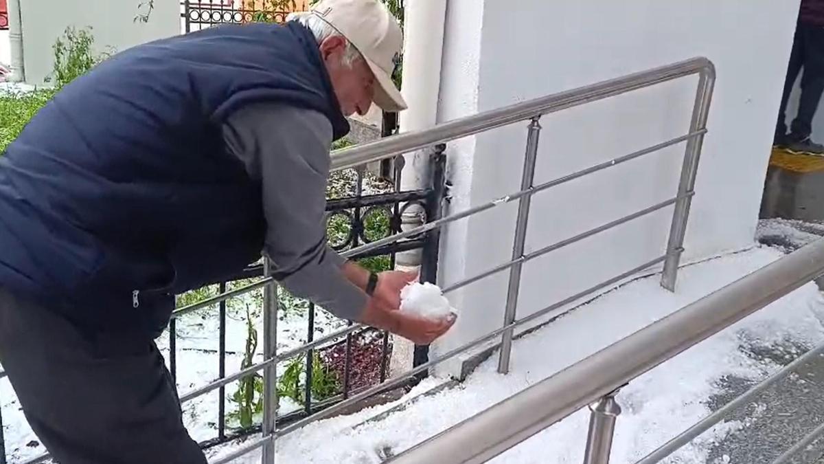 Ankara'da dolu yağışı etkili oldu