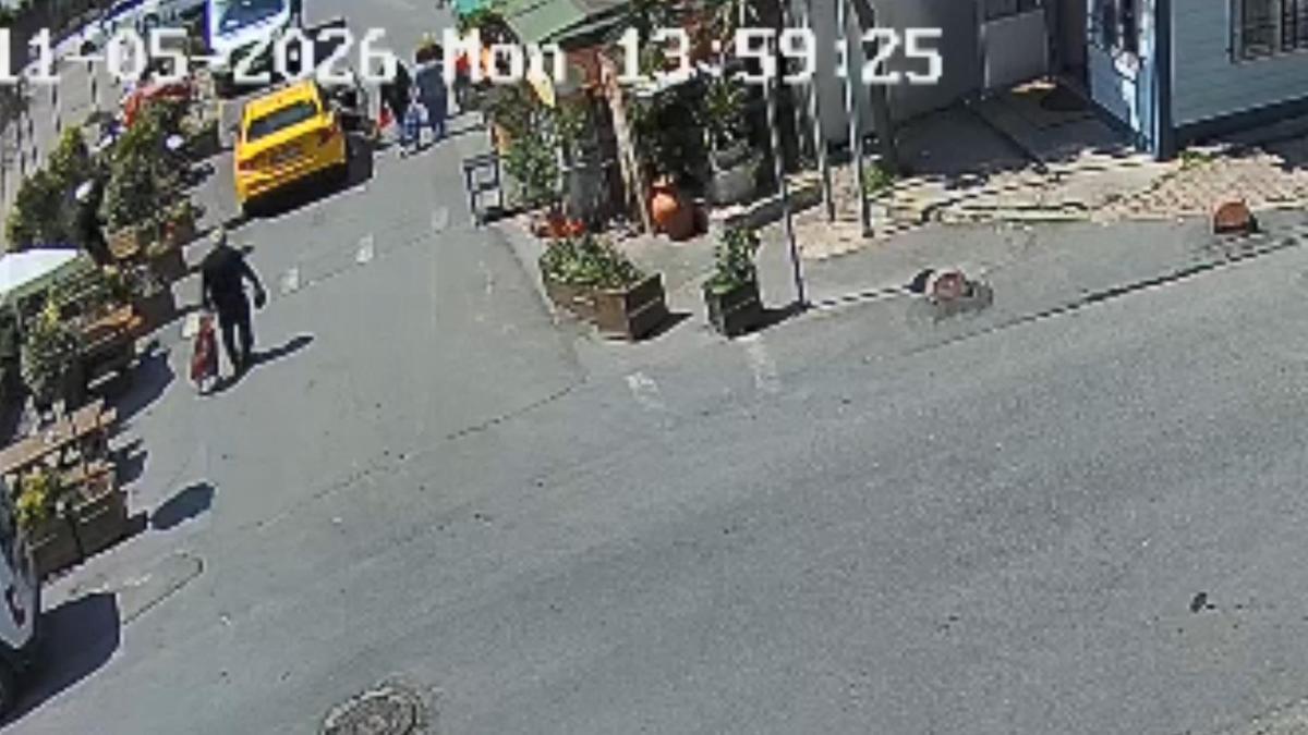 Şişlide 79 yaşındaki kadın geri manevra yapan taksinin altında kaldı; yardımına çevredekiler koştu