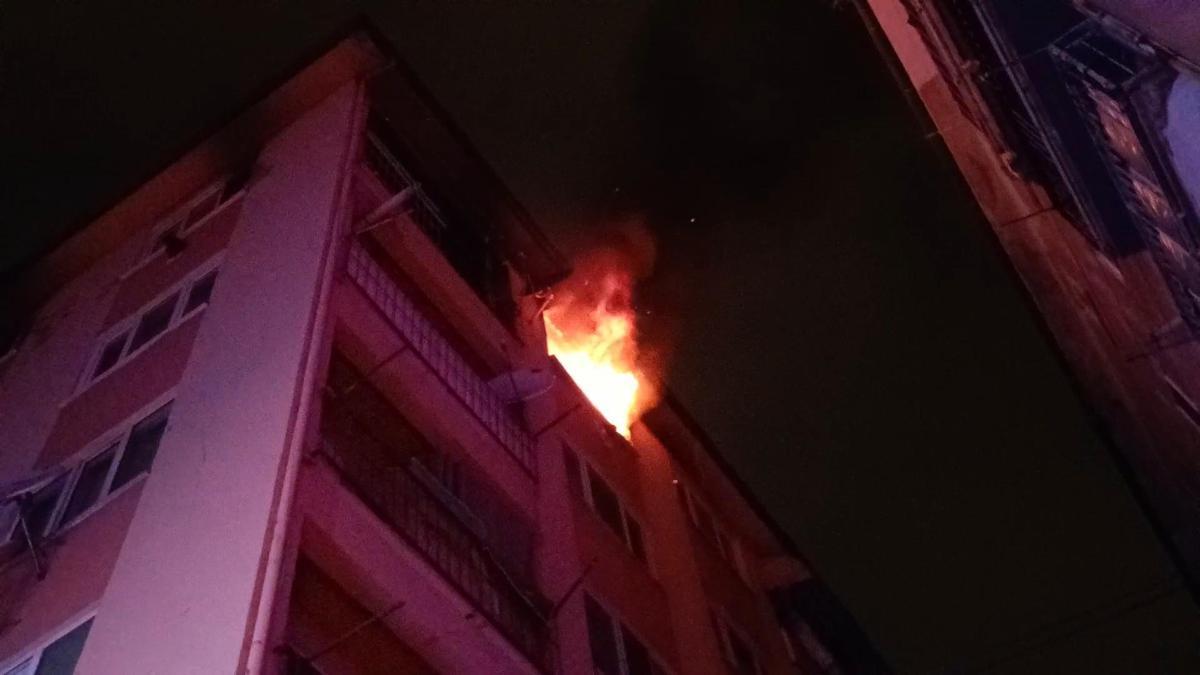 Bursada apartman dairesinde çıkan yangın söndürüldü