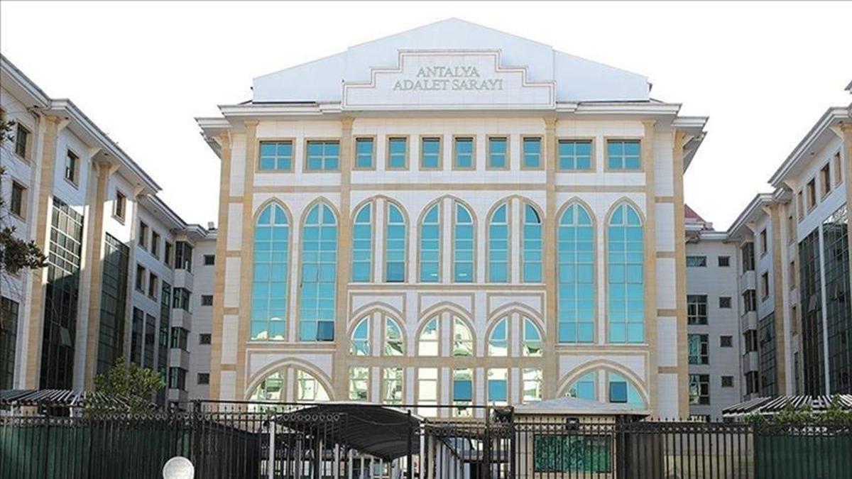 Antalya Büyükşehir Belediyesi'ne 'yolsuzluk' soruşturması: 25 gözaltı