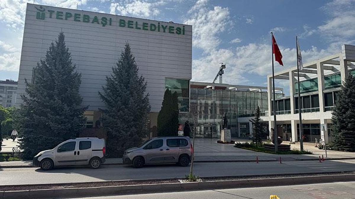 SON DAKİKA... Eskişehir Tepebaşı Belediyesi'ne yolsuzluk operasyonu: 20 gözaltı