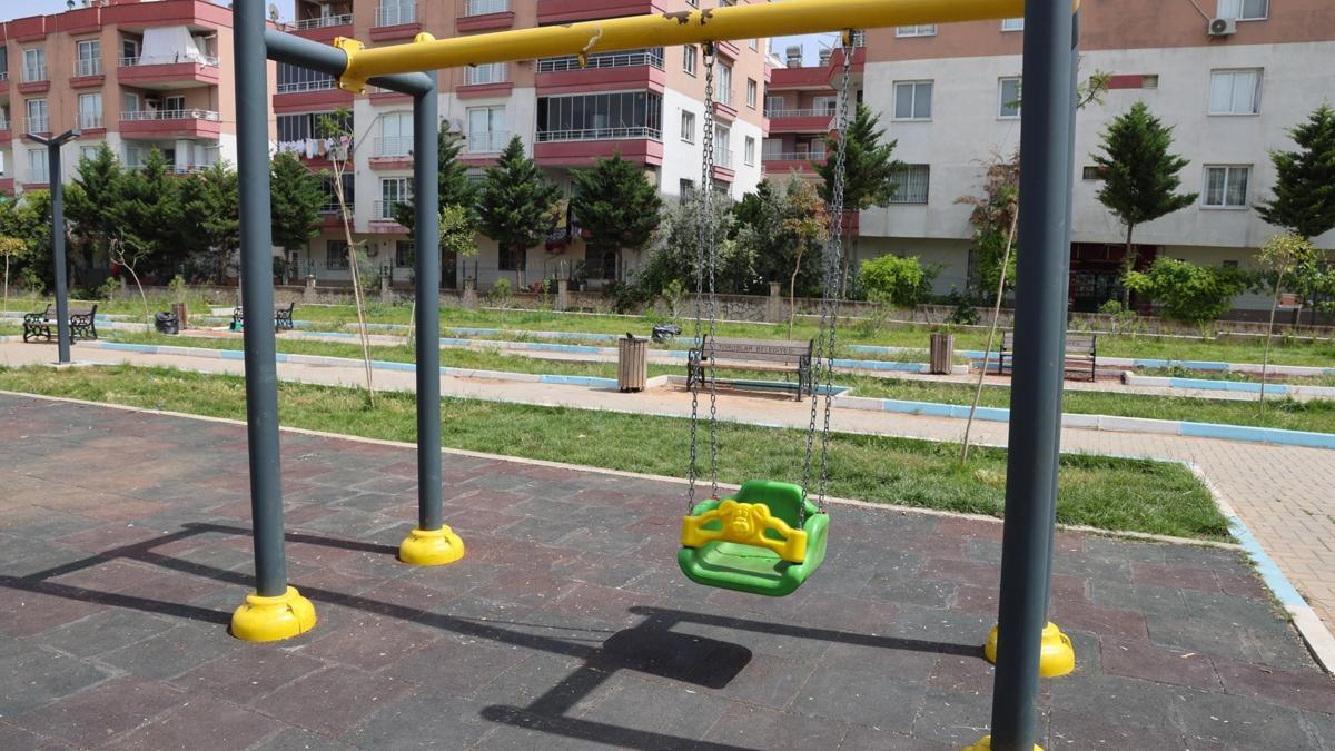 Toroslar’da çocuk parkı tahrip edildi