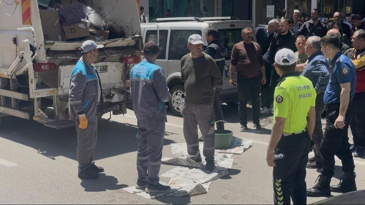 Çöp kamyonuna sıkışan temizlik görevlisi hayatını kaybetti