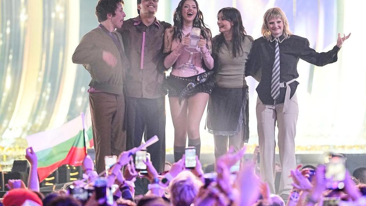 Eurovision'da bir ilk: Komşu kupayı İsrail'in elinden çekti aldı