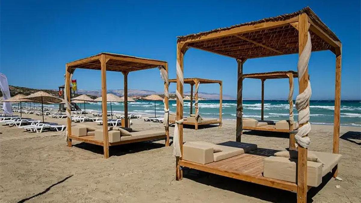Bakan Ersoy açıkladı: 3 ile daha 5 yıldızlı otel konforunda ücretsiz halk plajı açılıyor...