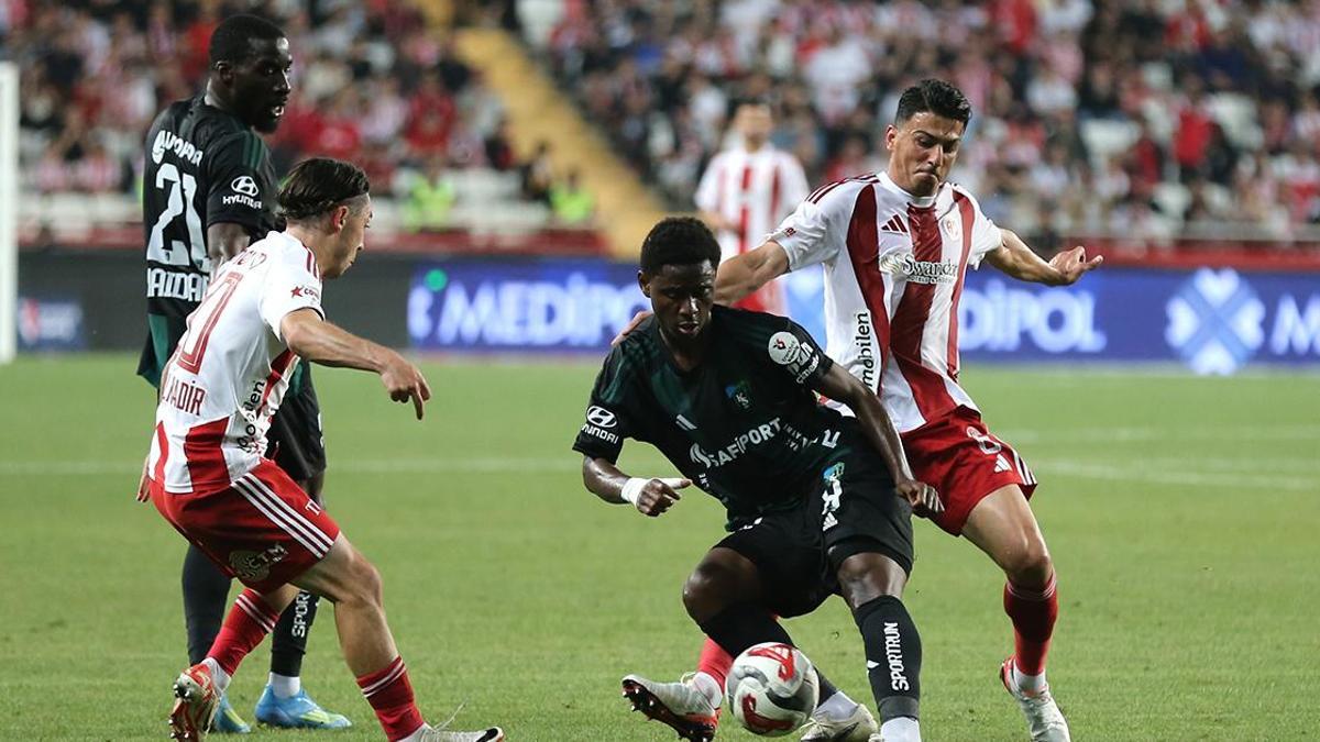 Antalyaspor, Süper Lig’e veda etti
