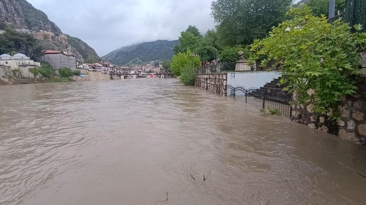 Amasya Valisi Bakandan Yeşilırmak uyarısı