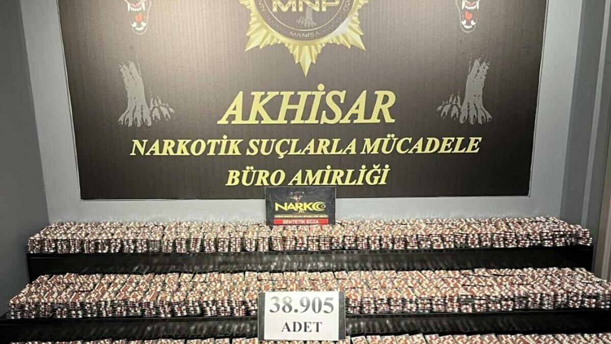 Manisa'da 42 bin 300 sentetik hap ele geçirildi; 2 tutuklama