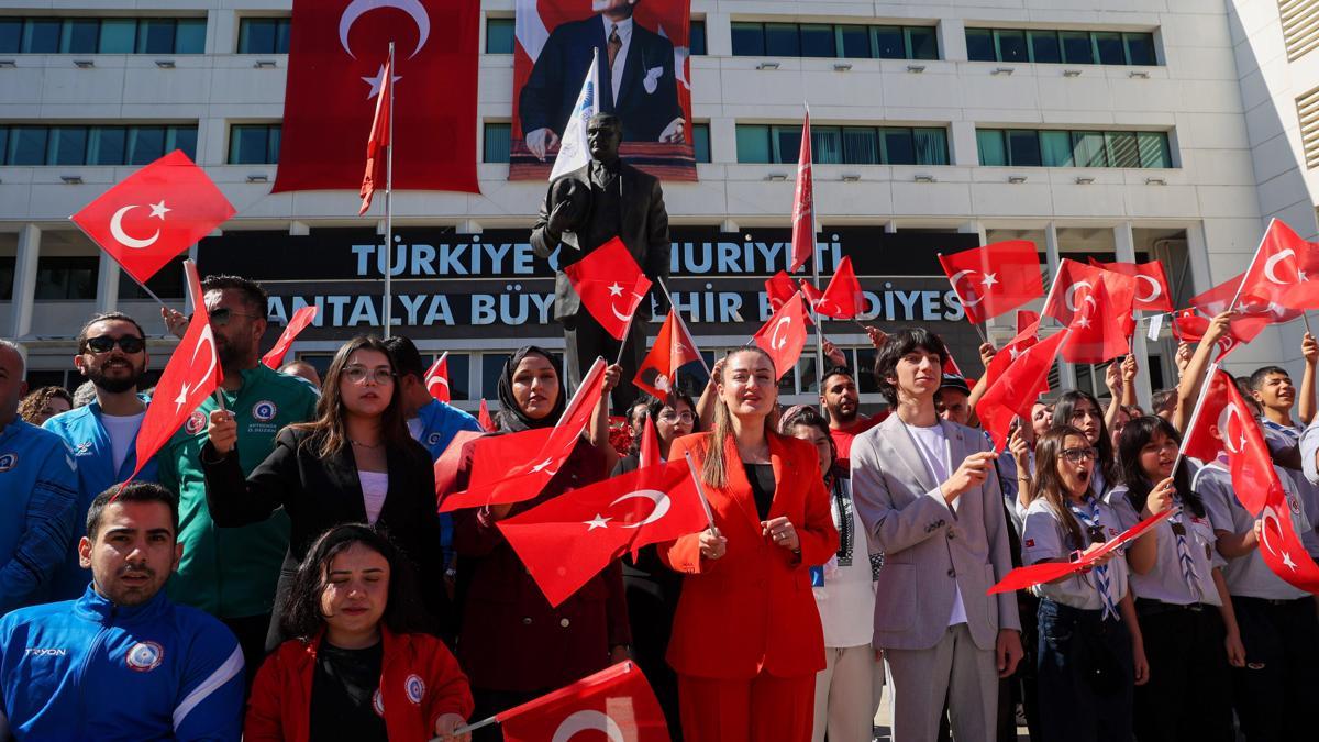 Büyükşehir Belediyesinde 19 Mayıs töreni