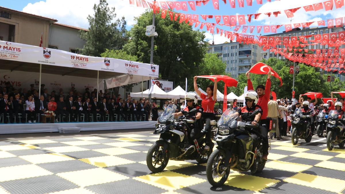Diyarbakırda 19 Mayıs coşkuyla kutlandı