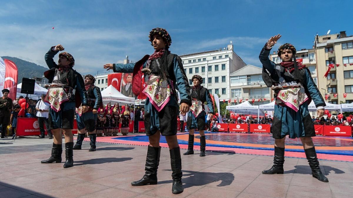 Manisada 19 Mayıs coşkusu