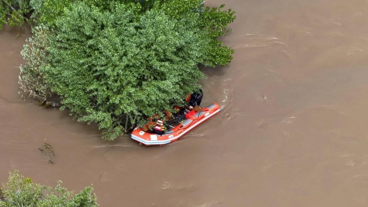 Kaza sonrası çaya düştüğü değerlendirilen Esma Nuru arama çalışmaları 3'üncü gününde
