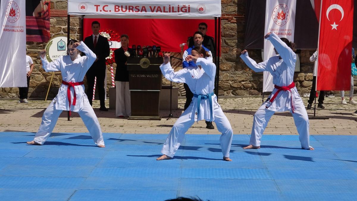 Bursa'da 19 Mayıs Atatürk'ü Anma, Gençlik ve Spor Bayramı coşkusu