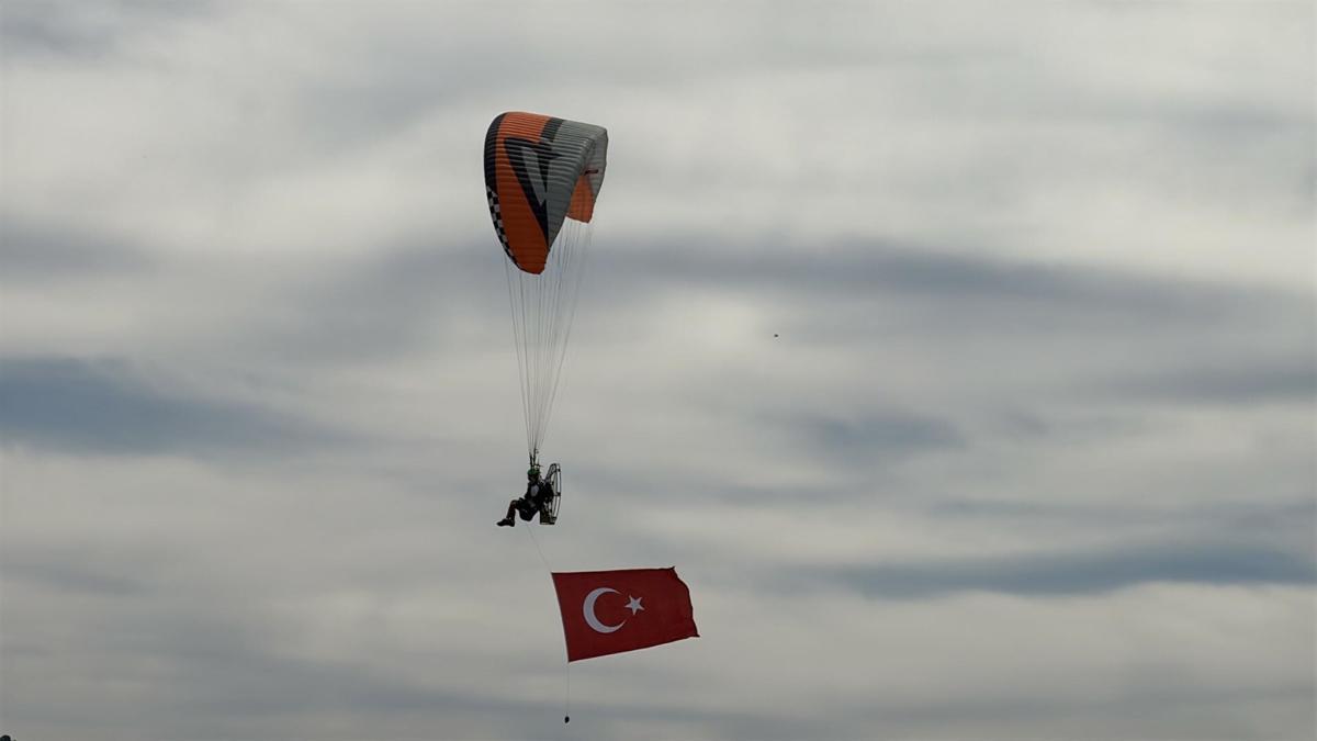Bodrum semalarında ay yıldızlı 19 Mayıs kutlaması