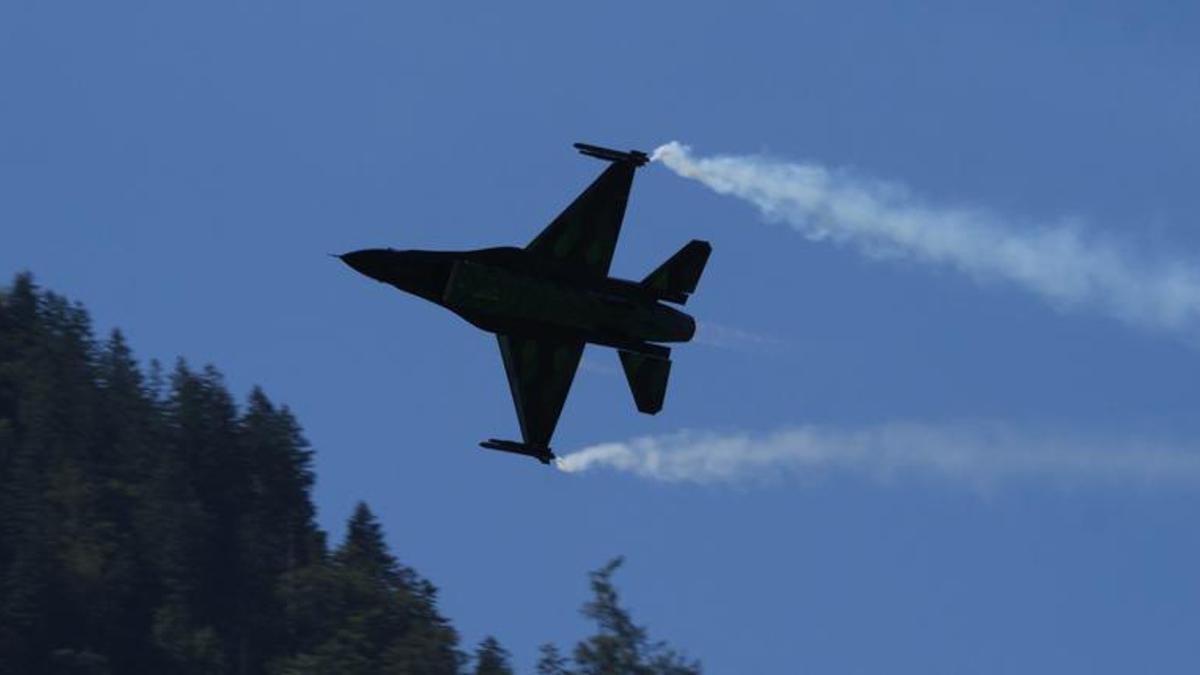 Estonya hava sahasına giren İHA'yı, NATO savaş uçağı düşürdü