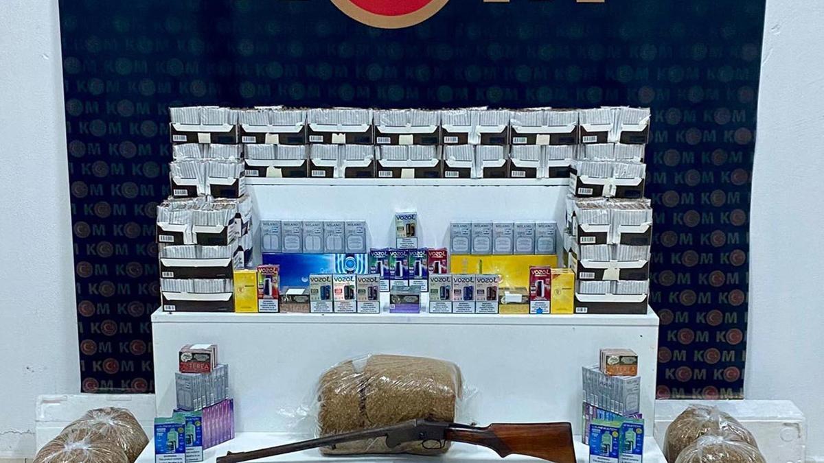 Kars'ta eş zamanlı kaçakçılık operasyonu; 5 gözaltı