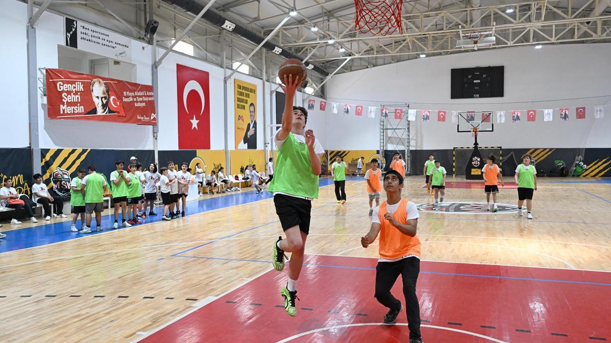 Mersinde bayram coşkusu turnuvayla taçlandırdı