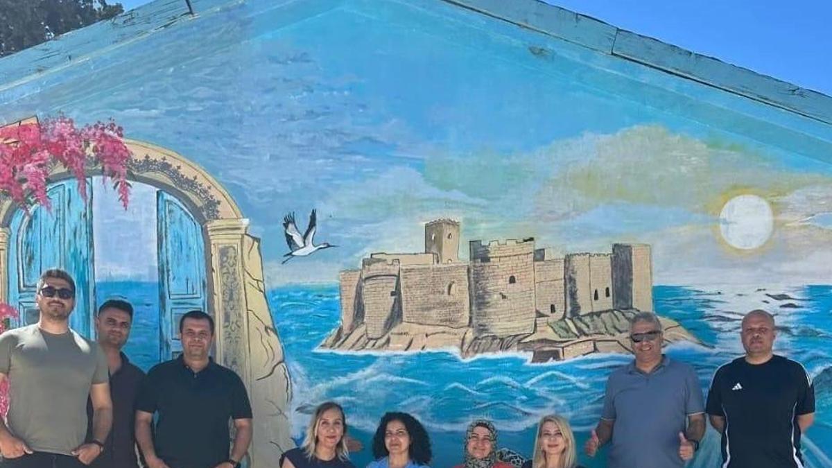 Silifke'nin güzellikleri, okul duvarında hayat buldu