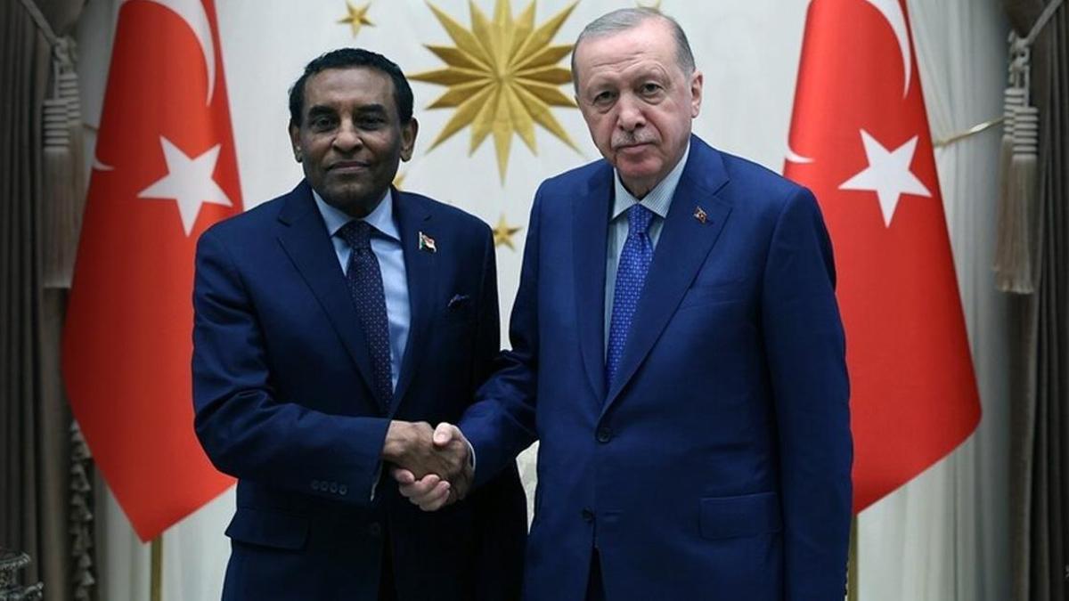 Cumhurbaşkanı Erdoğan, Sudan Başbakanı Kamil İdrisi Kabul Etti