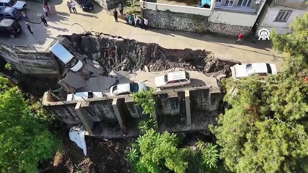 Hatay'da sel felaketi: Can kaybı var! Vali son durumu CNN TÜRK'te anlattı