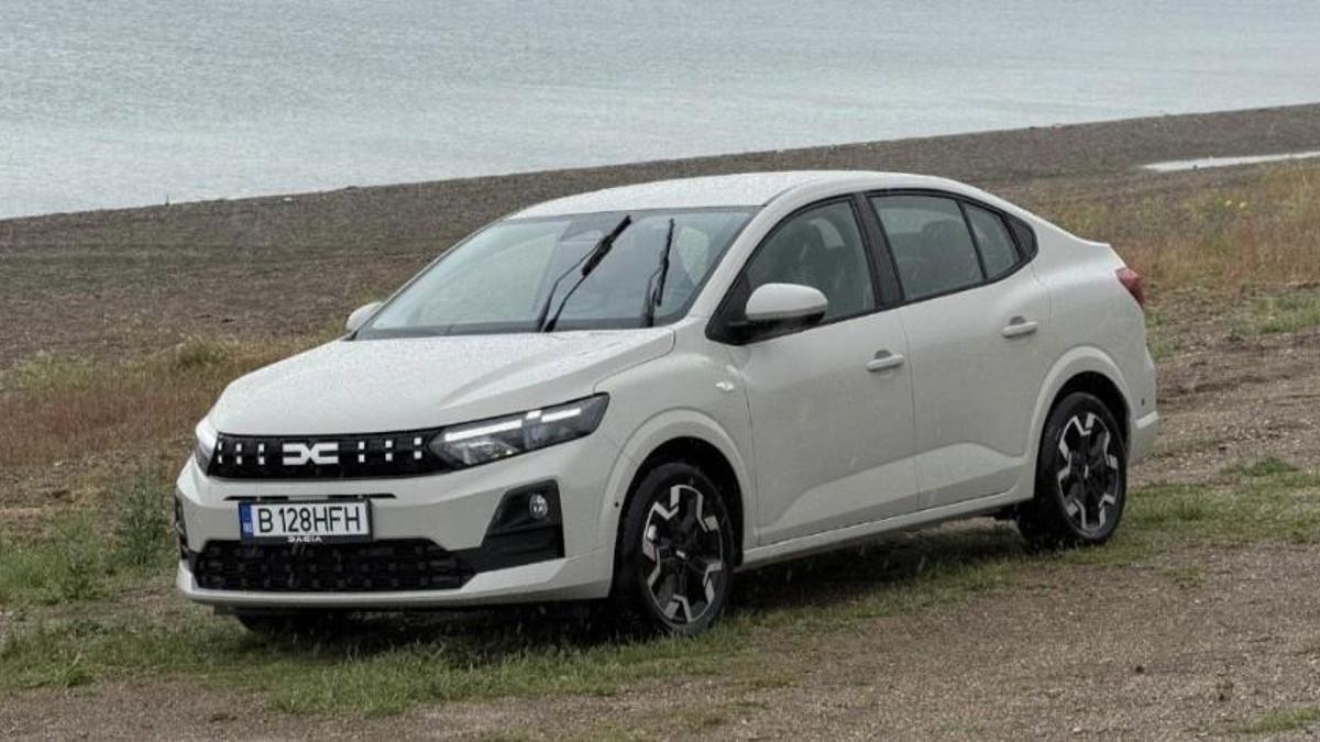 Logan Dacia ailesine geri döndü