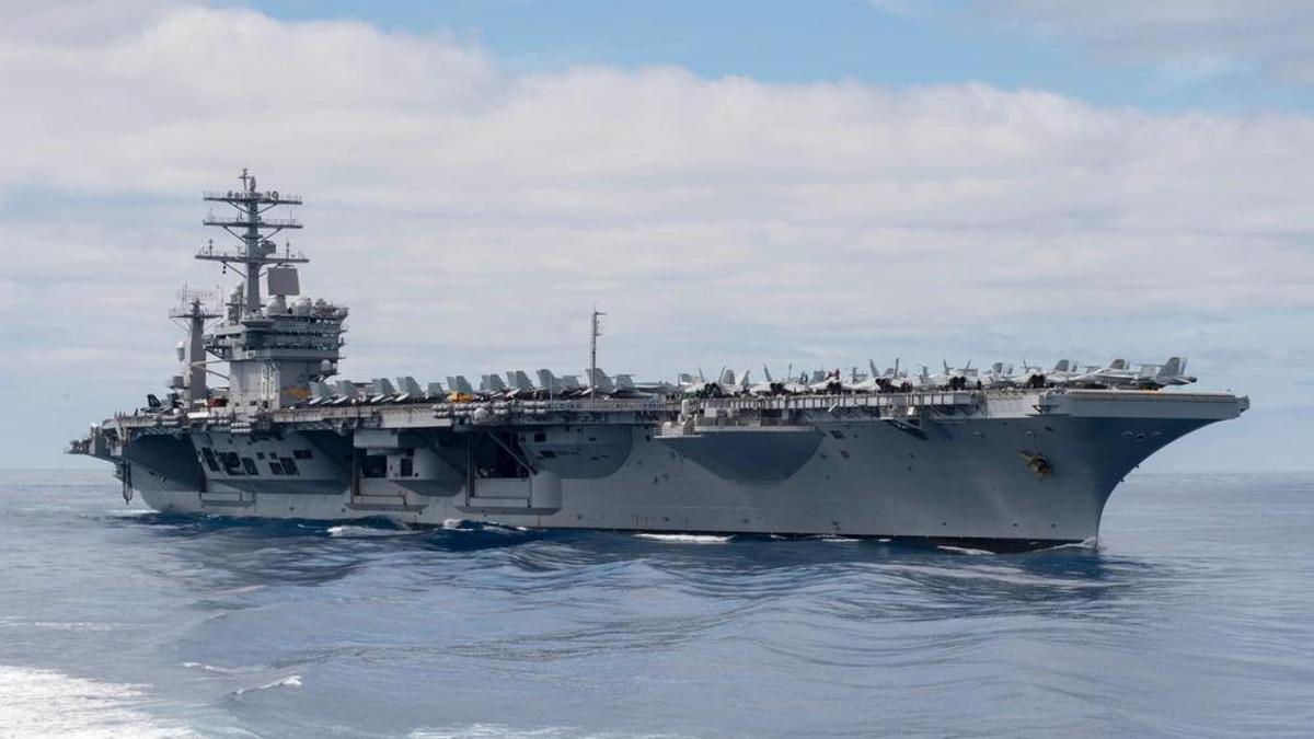 USS Nimitz uçak gemisi Karayipler'de