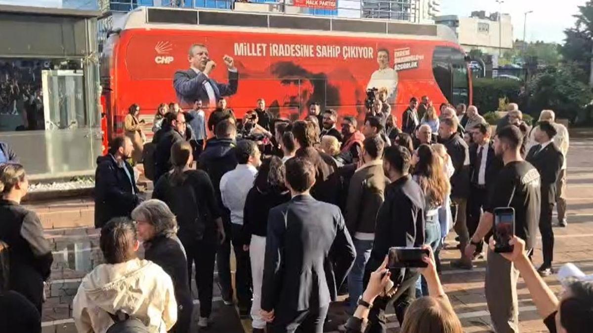 CHP Genel Merkezi'nde arbede yaşandı