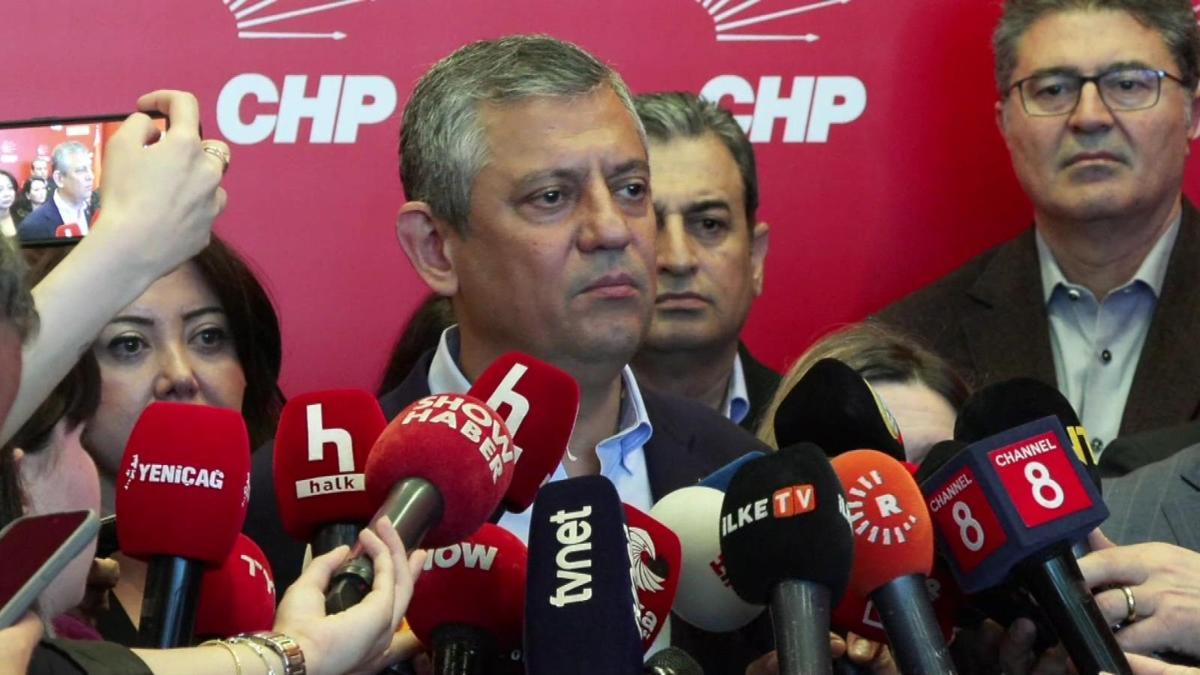 Özgür Özel'den kurultay açıklaması