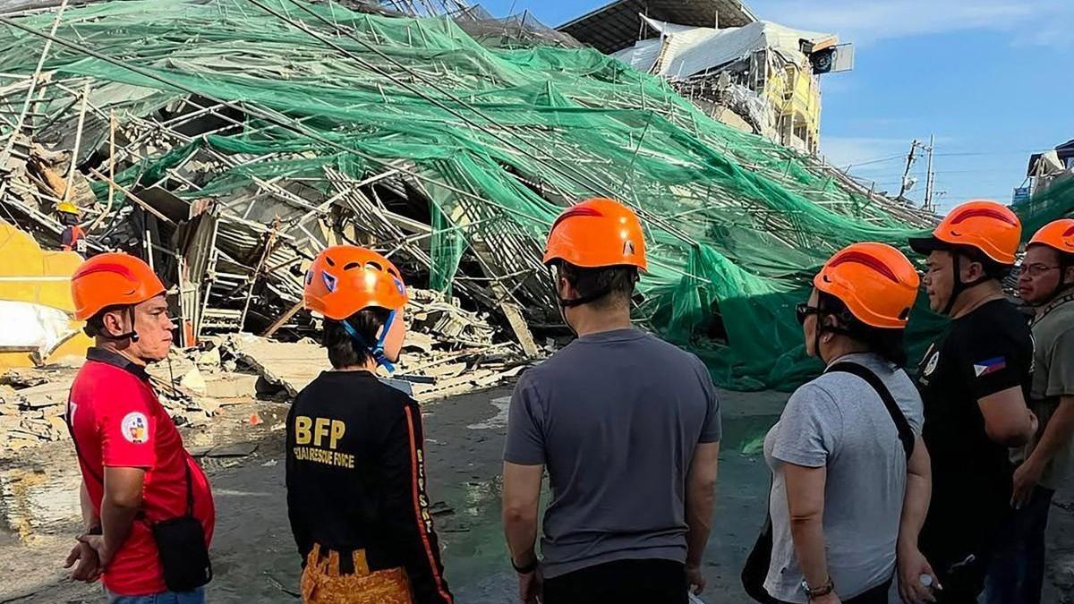 Filipinler’de yapım aşamasındaki bina çöktü: 19 kişi enkaz altında