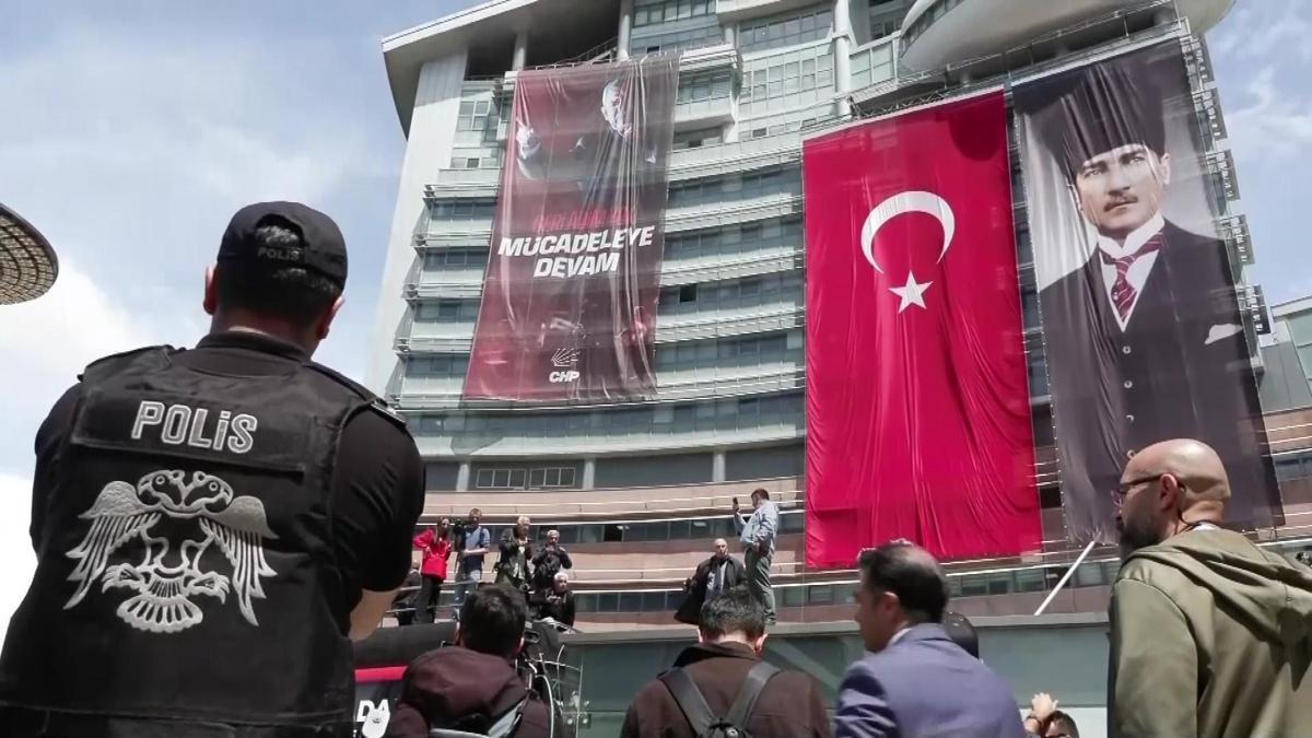 İşte arbede sonrası CHP Genel Merkezi: NELER OLUYOR?