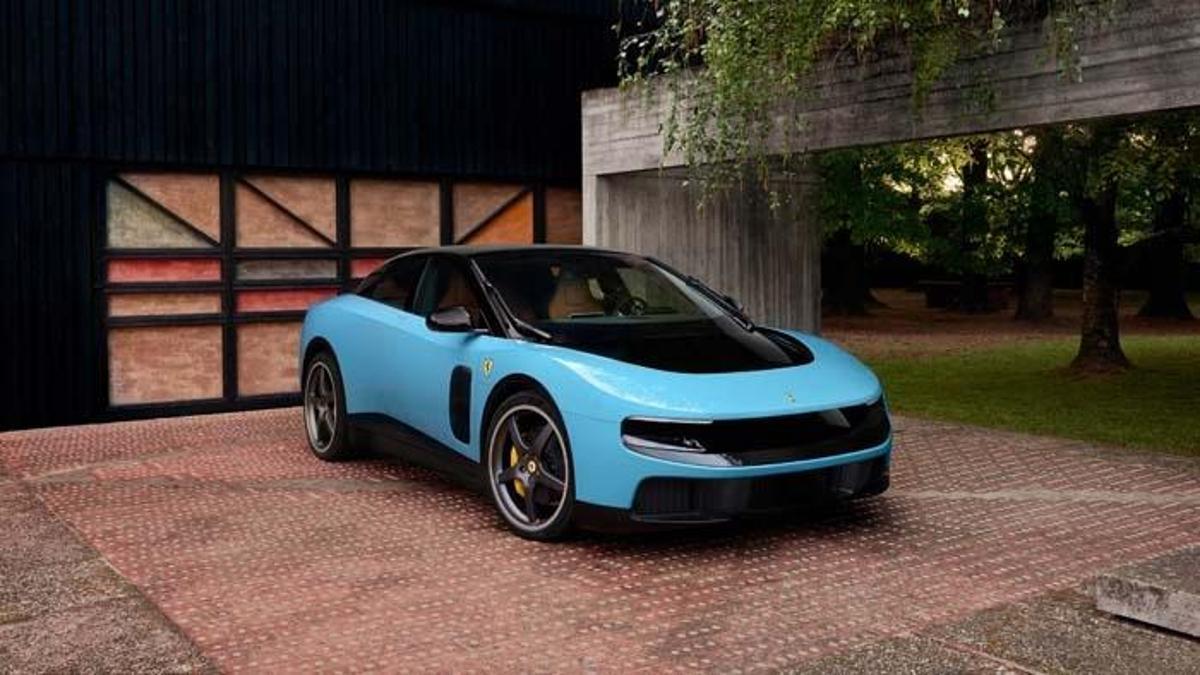 4 kapılı Ferrari Luce yola çıkıyor