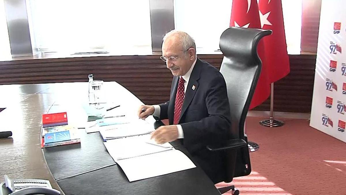 Kılıçdaroğlu çalışmalarını konutunda sürdürdü