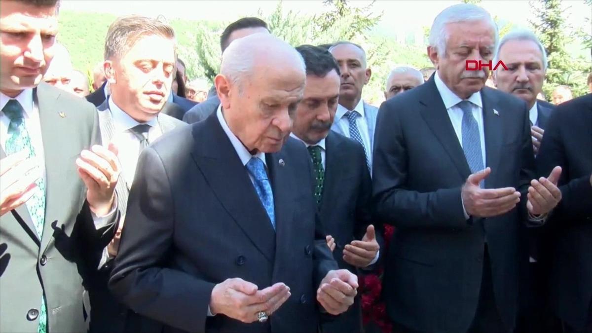 Devlet Bahçeli Ülkücü Şehitler Anıtını ziyaret etti