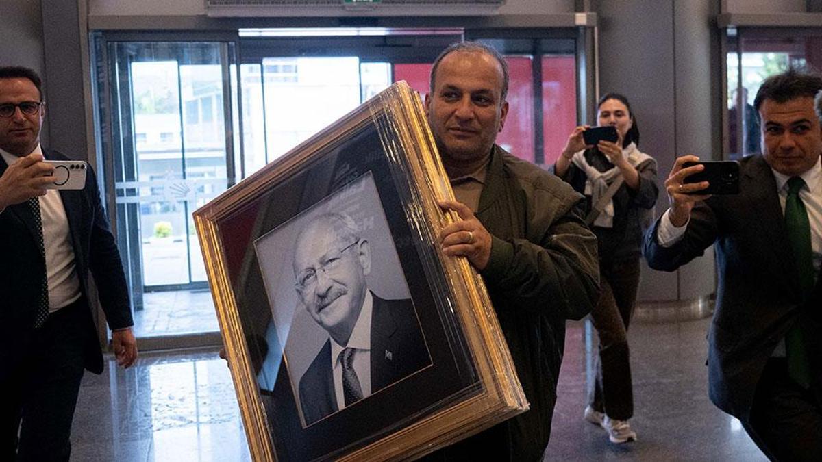 CHP Genel Merkezi cumartesi gününe hazırlanıyor