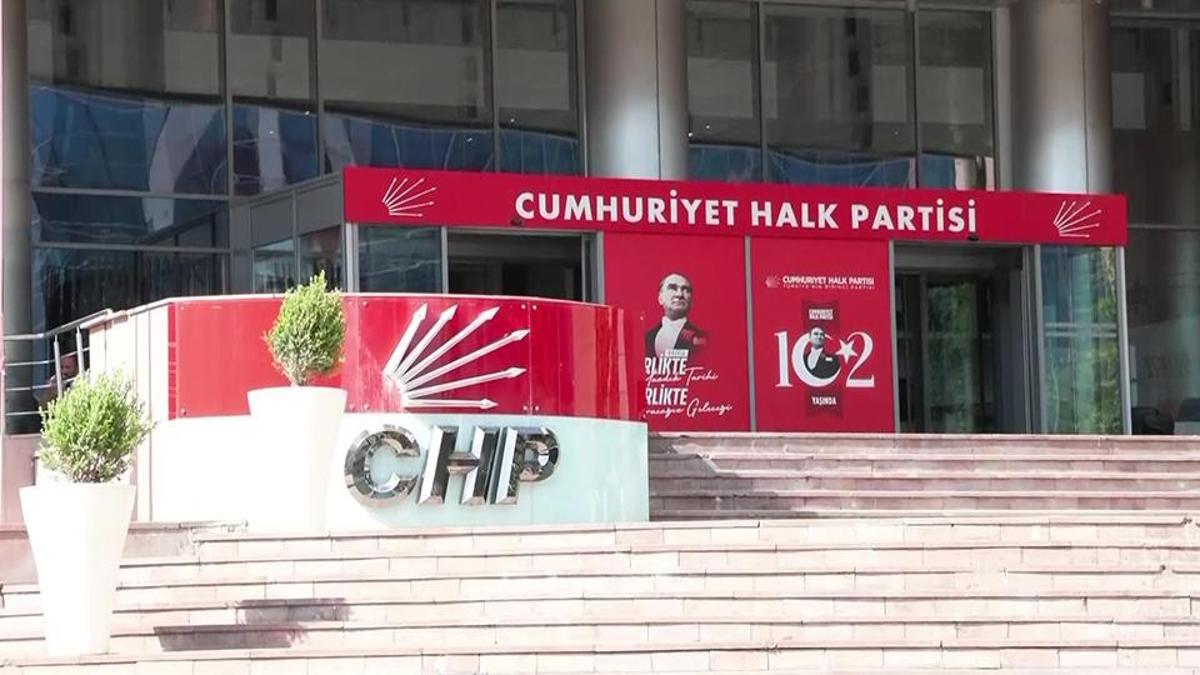 "ÖZEL"CİLER HEMEN KURULTAY İÇİN BASTIRMASIN ÖNLEMİ | Pazartesi CHP PM toplanmıyor