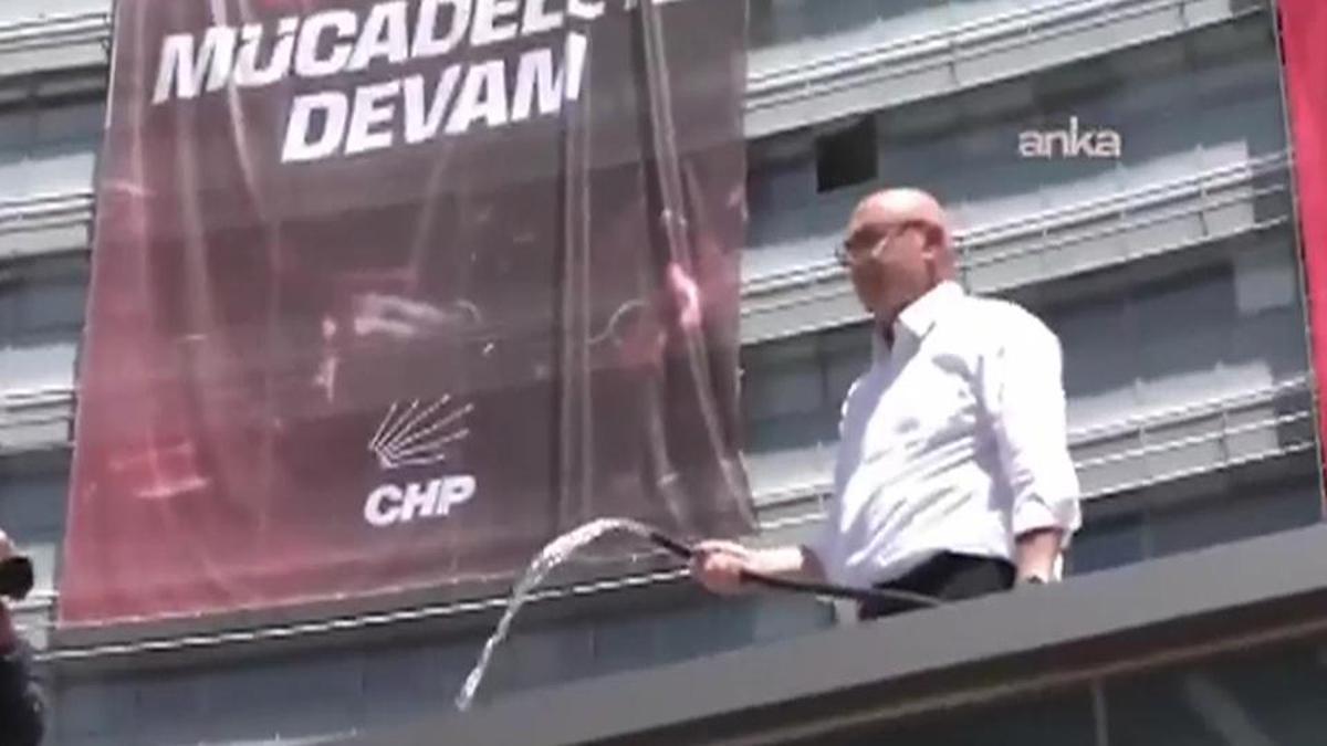 CHP'li Tanal'ın Yunanistan seyahati tartışılıyor