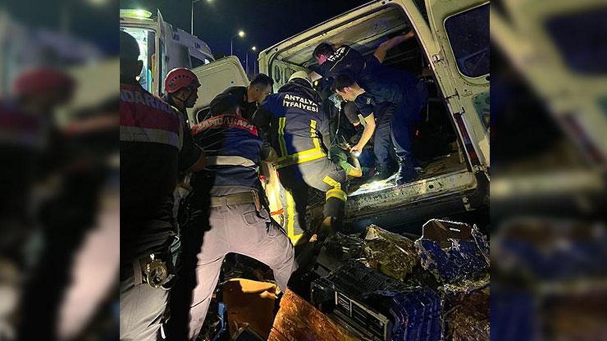 Aracıyla istinat duvarına çarpan sürücü öldü