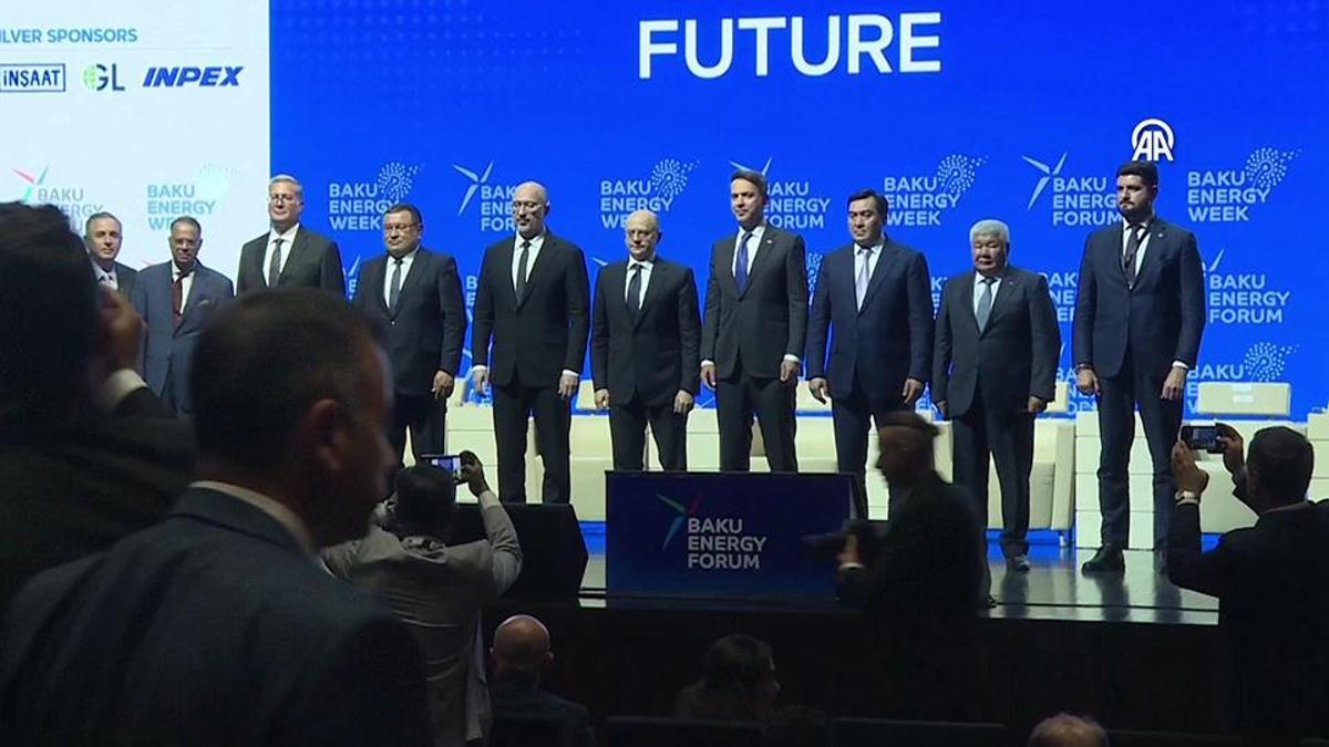Bayraktar'dan enerji projesi mesajı: "Enerji Türkiye üzerinden Avrupa'ya taşınacak"